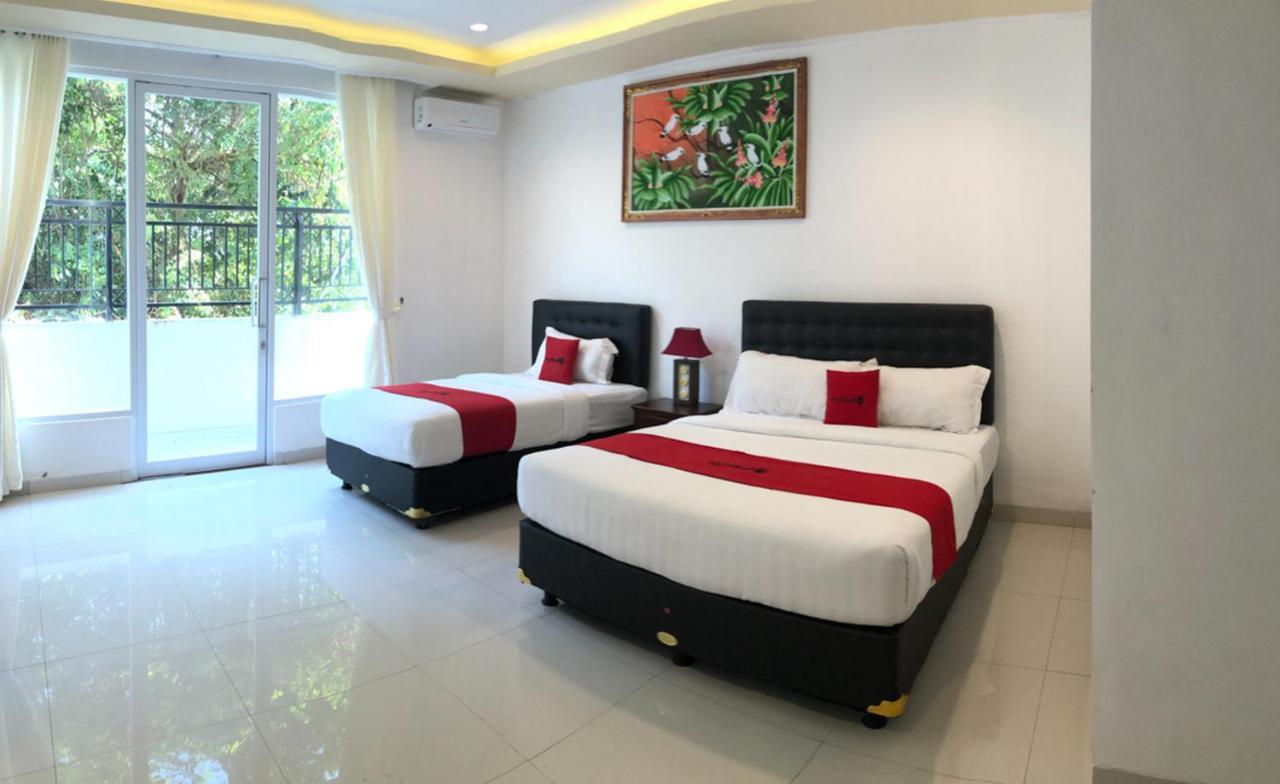 Reddoorz Plus Near Dreamland Beach جيمباران المظهر الخارجي الصورة